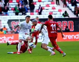 Antalyaspor, Kasımpaşa'yı 2-1'le Geçti
