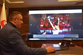 Başkan Başer, AA 'Yılın Kareleri'ni Seçti