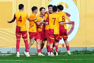 Galatasaray, Fenerbahçe'yi 8-1'le Ezdi!