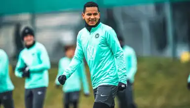Galatasaray, Sol Beke Avrupa'dan Takviye Arıyor!