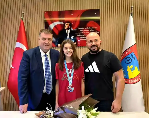 Genç Yüzücü, Şampiyonada Parladı!