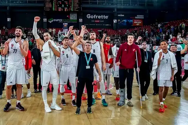 Karşıyaka'nın Skorer Performansı: 100 Sayı Bariyeri Aşıldı!