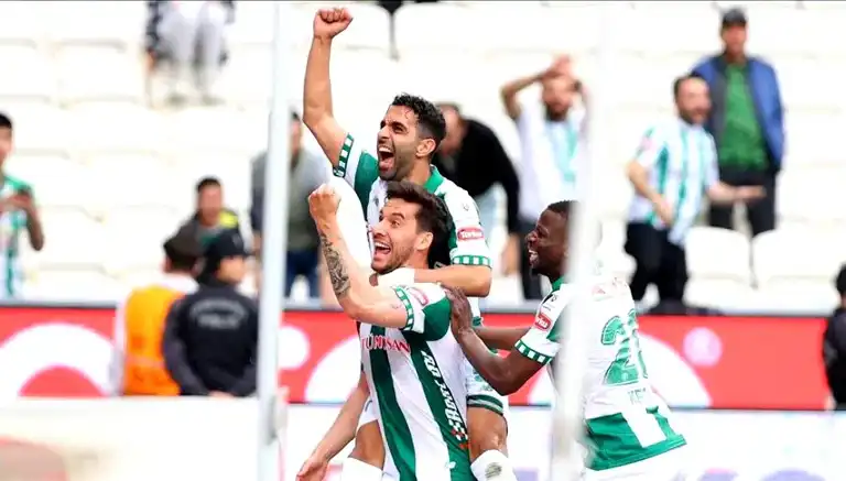 Konyaspor, Rizespor'u Evinde 2-1 Yendi! Konyaspor, Rizespor'u Evinde 2-1 Yendi!